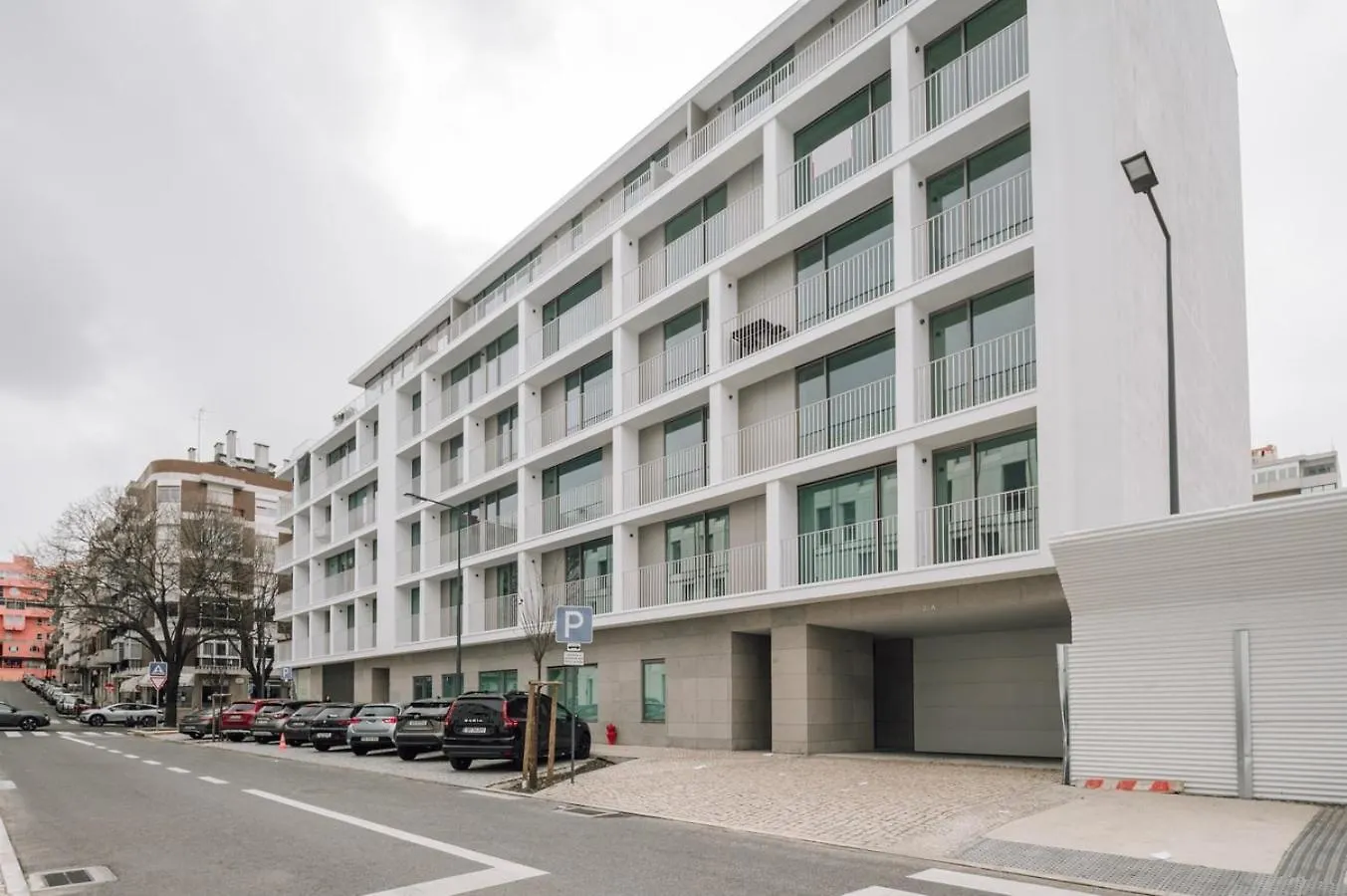 Figueira - 2 Bedrooms And Pool In Areeiro Lisbon 0*,  Portugal